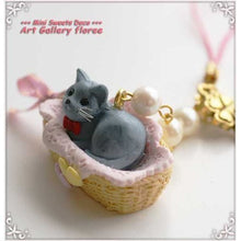 Load image into Gallery viewer, Miniature 3D Cat Sitting Position Silicone Mold